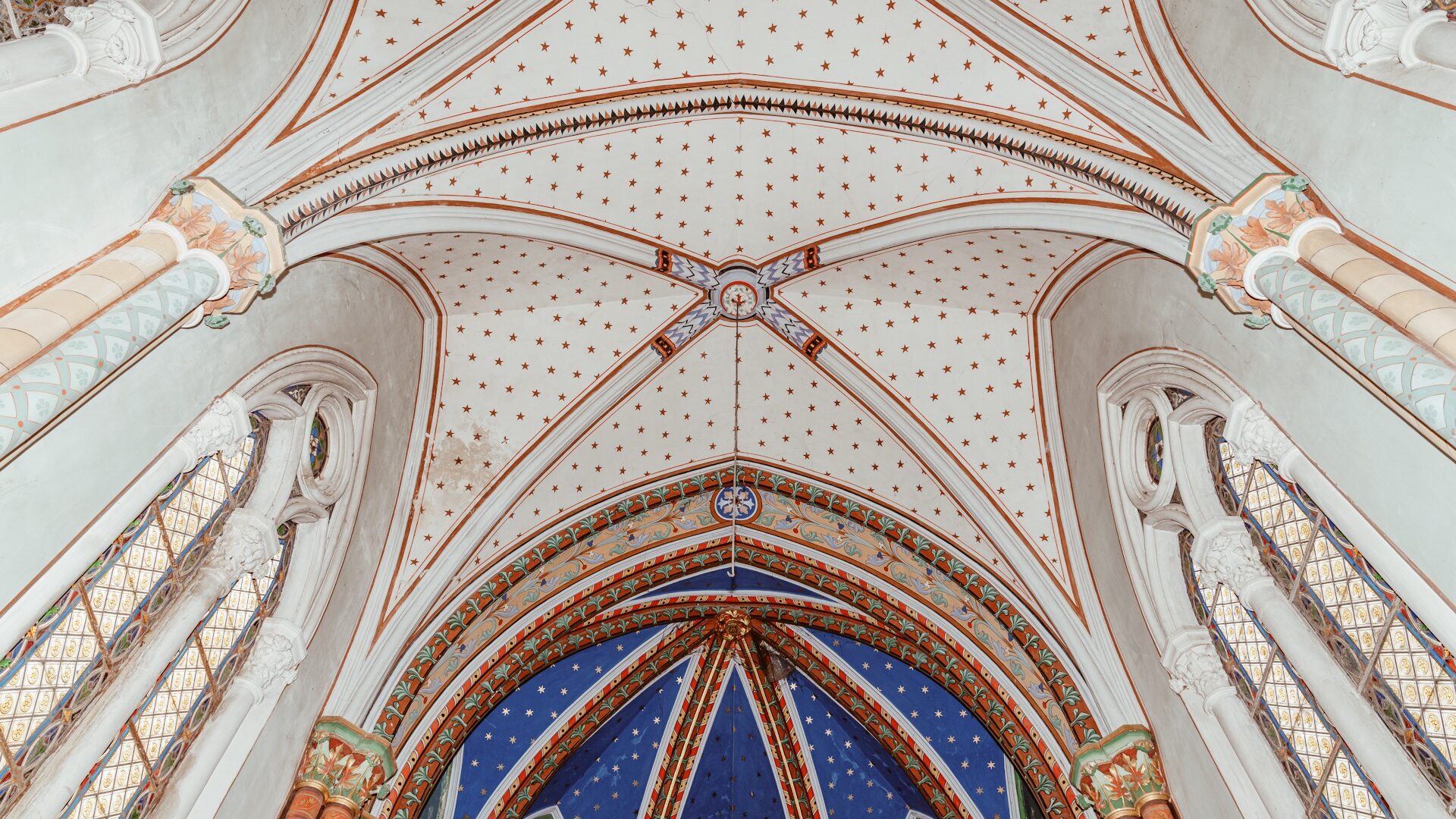 Intérieur de la chapelle privée Saint-Denis du Château Darcy